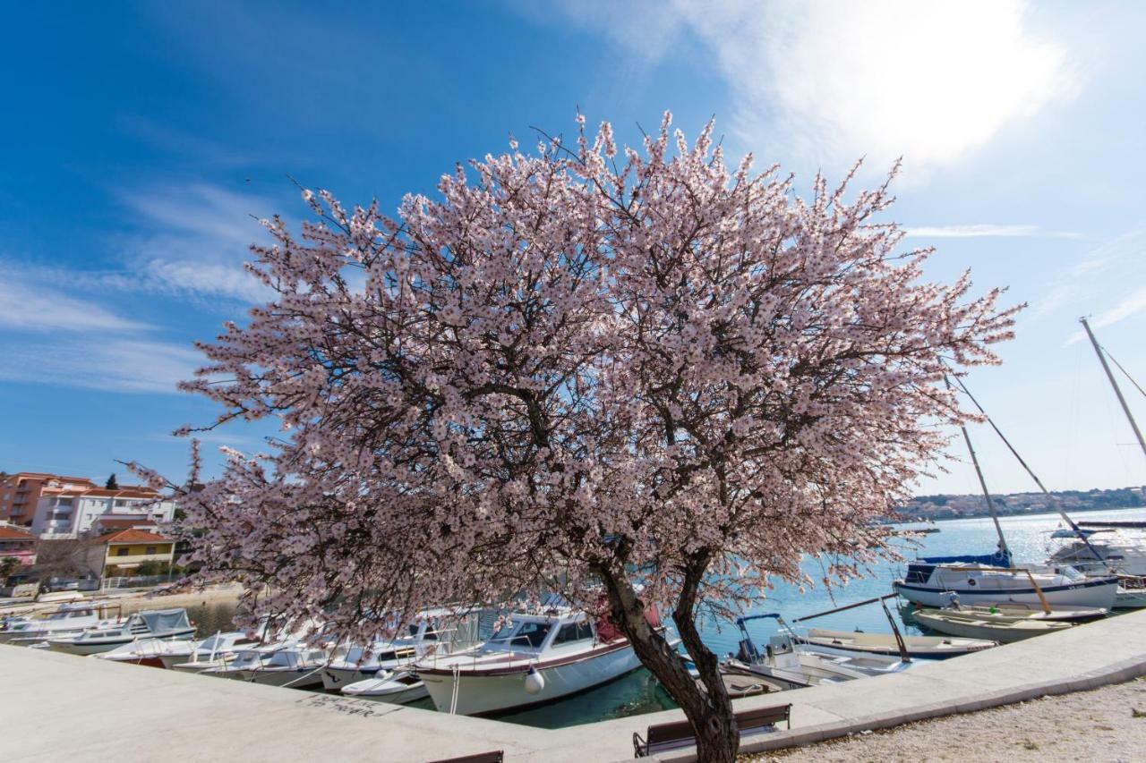 Apartmani Island Trogir Exterior foto